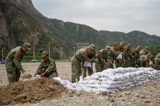 他刚续了2年3500万呢！？波杰姆：科尔说要给基诺内斯交罚款